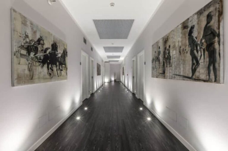 מלון Residence Studio Inn De Angeli מילאנו, איטליה קרוב לבית חבד, ובית כנסת "בית הלוי".