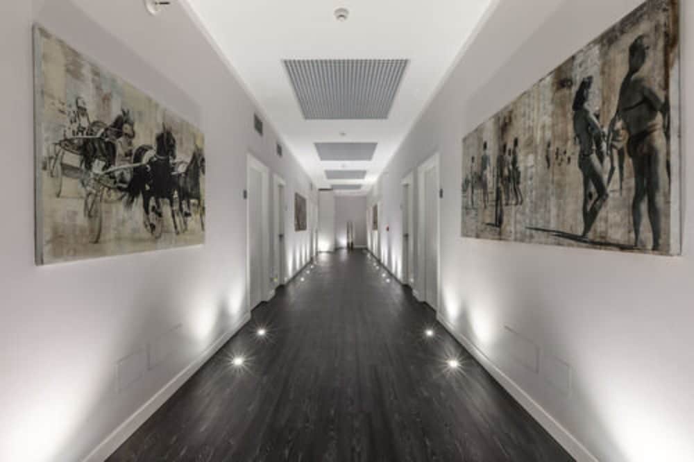 מלון Residence Studio Inn De Angeli מילאנו, איטליה קרוב לבית חבד, ובית כנסת "בית הלוי".