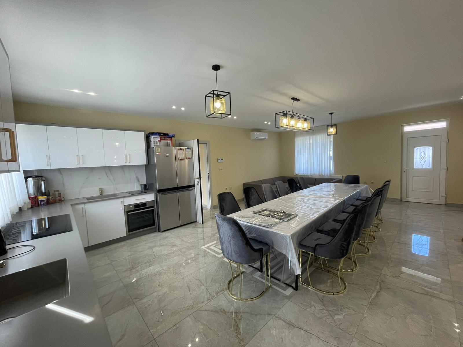 לינה בקרעסטיר