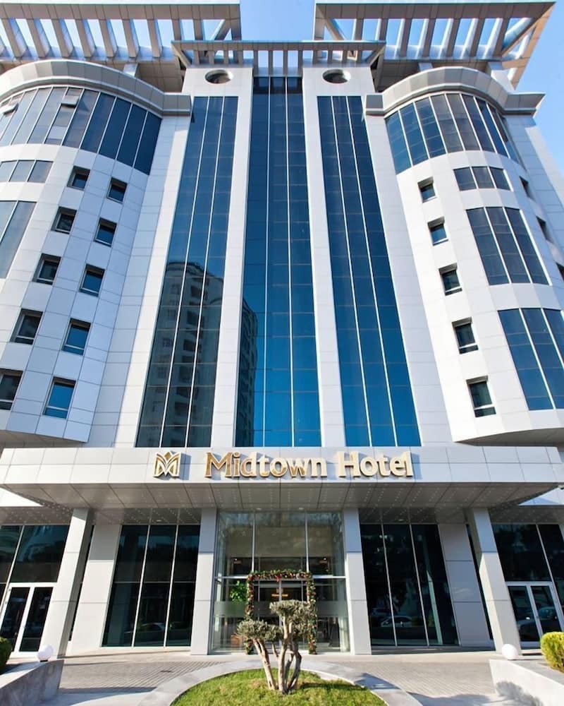 מלון Midtown Hotel באקו, אזרבייג'ן ,קרוב לבית חבד.