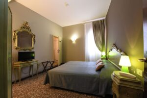 מלון בקרבת חבד ונציה