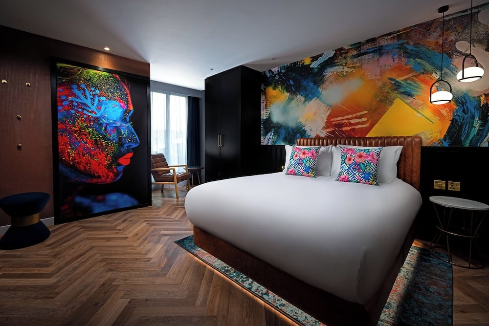 מלון ליד חבד דבלין