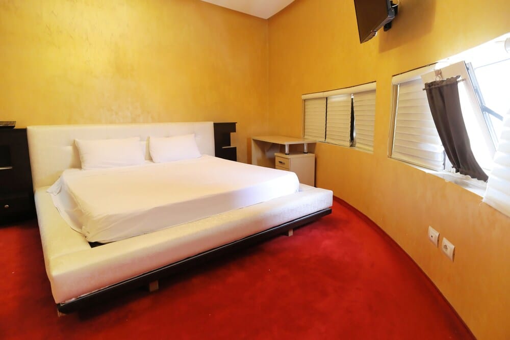 מלון ליד חבד טירנה