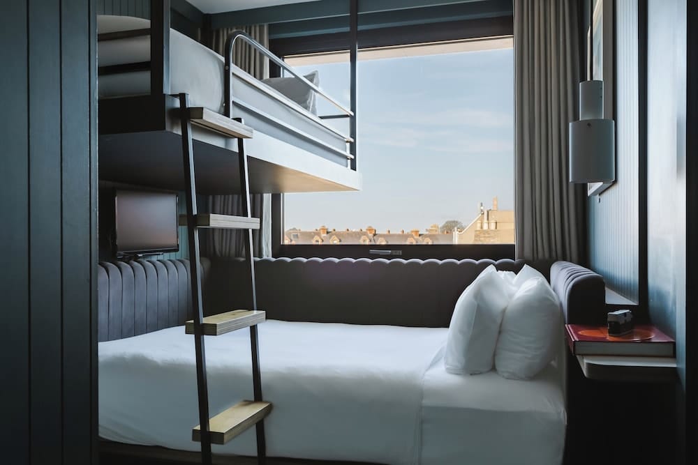 מלון סמוך לחבד דבלין