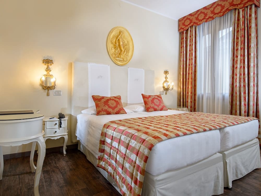 מלון צמוד לחבד ונציה