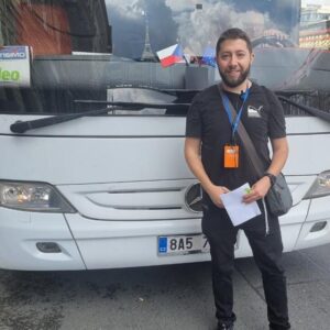 מדריך דובר עברית בוינה