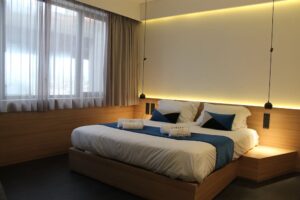 מלון ליד חב"ד אתונה