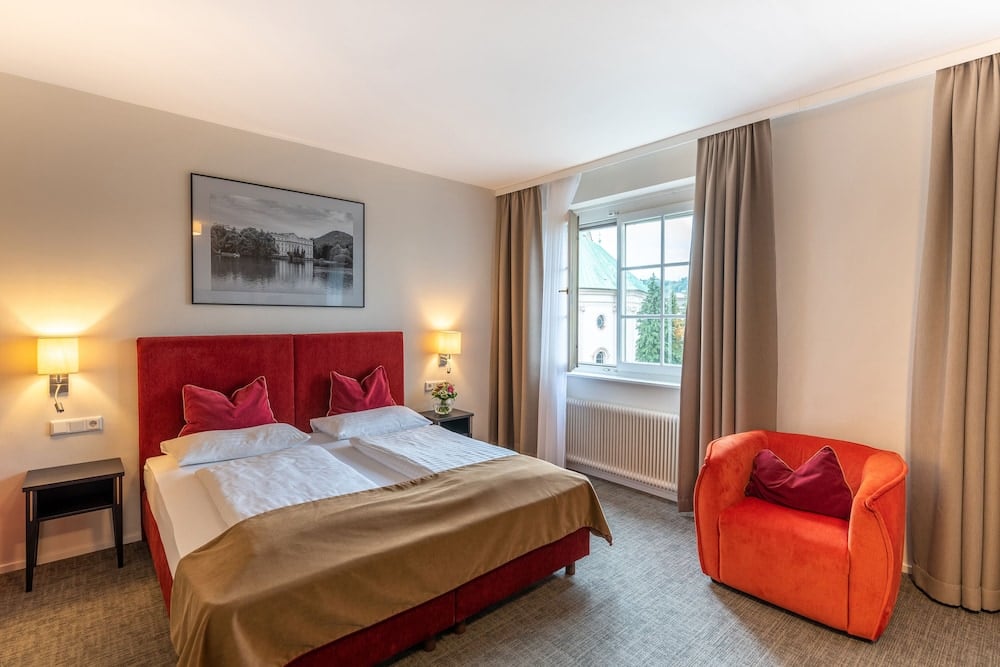 מלון ליד בית חבד זלצבורג אוסטריה