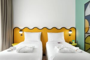 מלון ליד בית חבד טביליסי