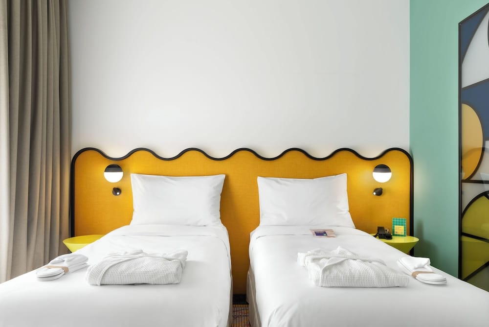 מלון ליד בית חבד טביליסי